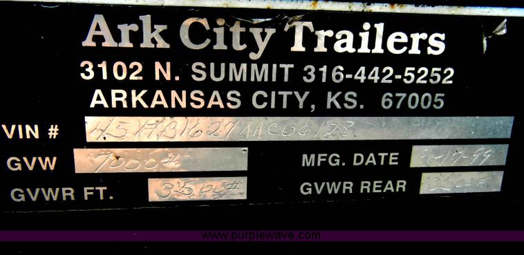 image for item C4015 1999 Ark City 16' trailer
