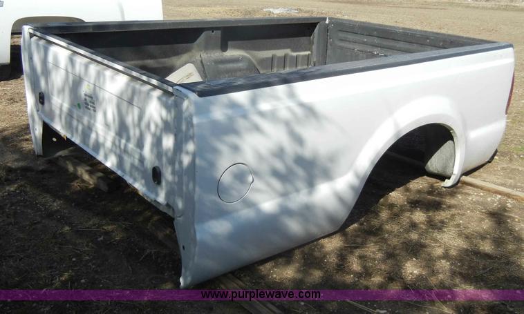 image for item C4016 2000 Ford F250 pickup truck bed