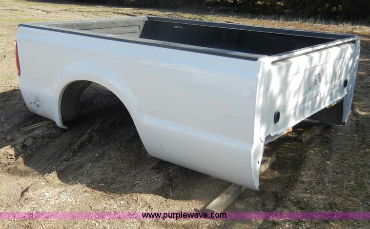 image for item C4016 2000 Ford F250 pickup truck bed