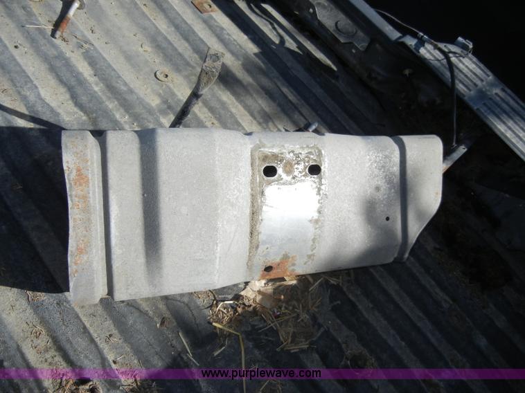 image for item C4016 2000 Ford F250 pickup truck bed