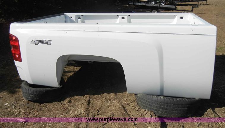 image for item C4017 2009 Chevrolet Silverado 2500 pickup truck bed