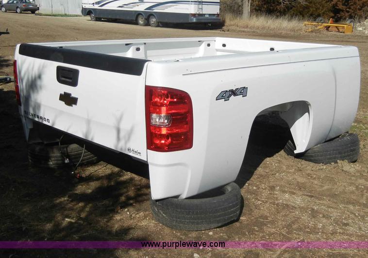 image for item C4017 2009 Chevrolet Silverado 2500 pickup truck bed