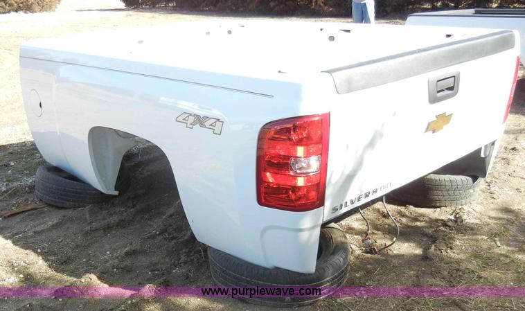 image for item C4017 2009 Chevrolet Silverado 2500 pickup truck bed