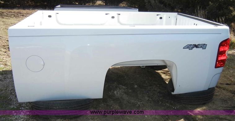 image for item C4017 2009 Chevrolet Silverado 2500 pickup truck bed
