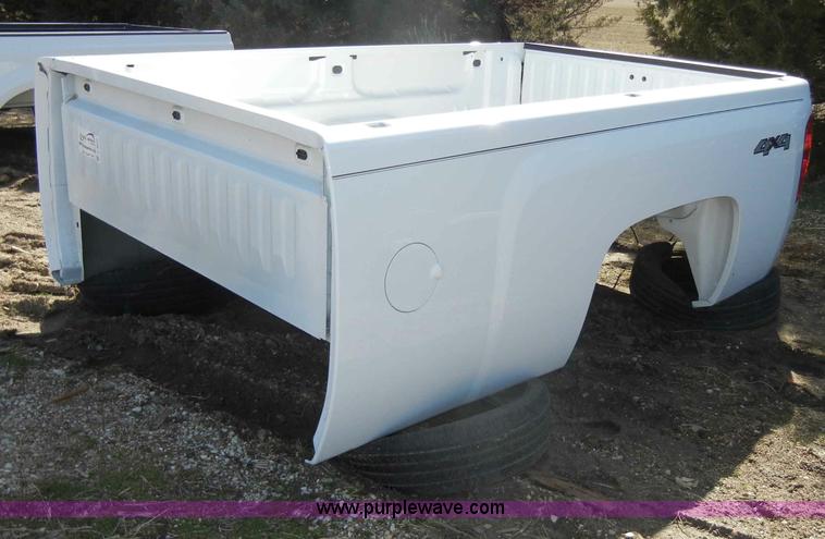 image for item C4017 2009 Chevrolet Silverado 2500 pickup truck bed