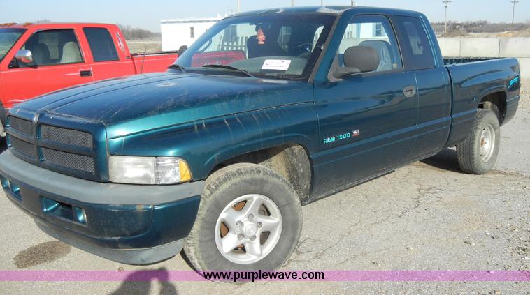 image for item C4061 1998 Dodge Ram 1500 quad cab pickup truck