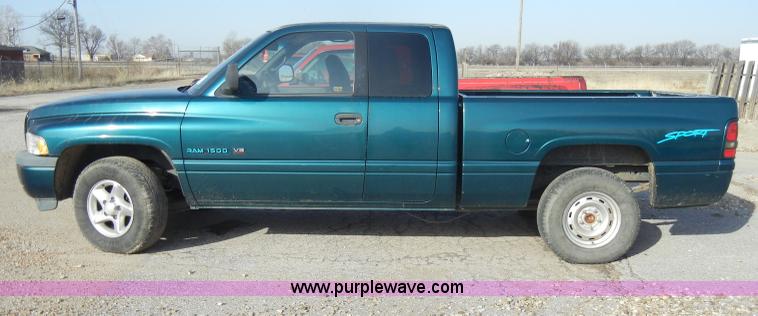 image for item C4061 1998 Dodge Ram 1500 quad cab pickup truck