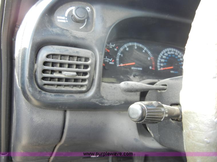 image for item C4061 1998 Dodge Ram 1500 quad cab pickup truck