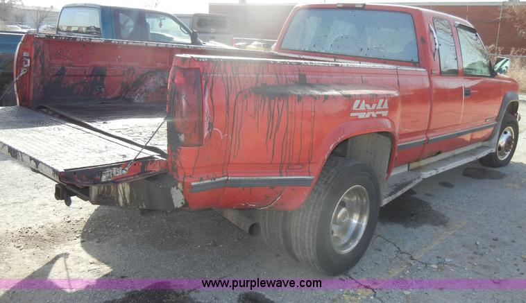 image for item C4062 1994 GMC Sierra K3500 SLE extended cab pickup truck
