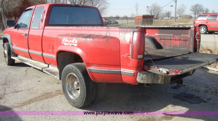 image for item C4062 1994 GMC Sierra K3500 SLE extended cab pickup truck