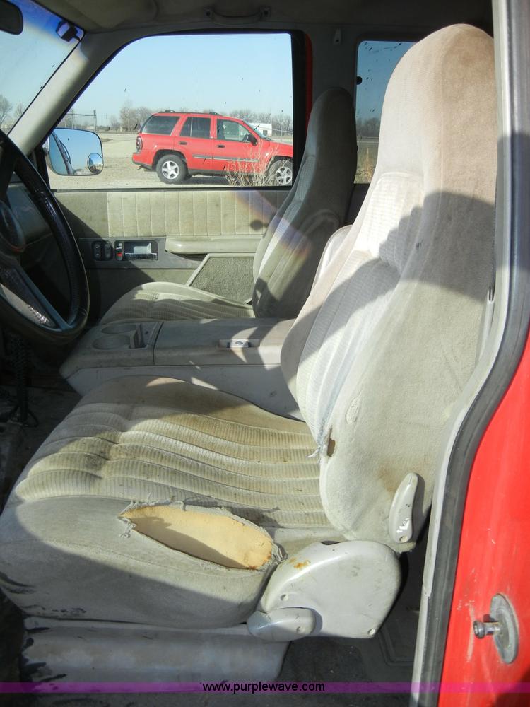 image for item C4062 1994 GMC Sierra K3500 SLE extended cab pickup truck