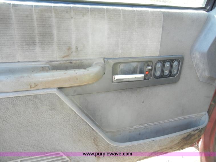 image for item C4062 1994 GMC Sierra K3500 SLE extended cab pickup truck