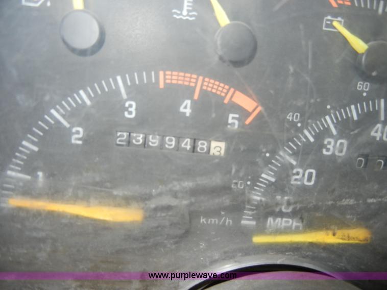 image for item C4062 1994 GMC Sierra K3500 SLE extended cab pickup truck