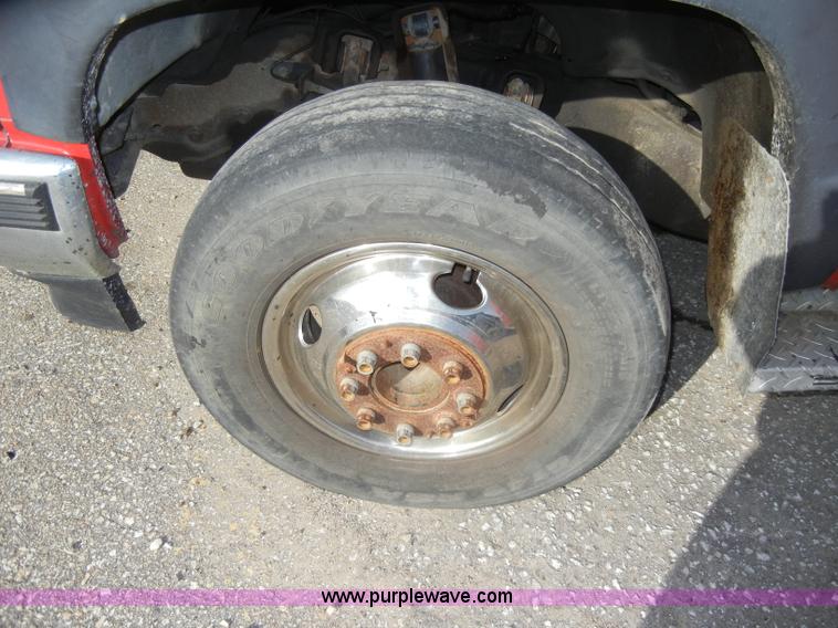 image for item C4062 1994 GMC Sierra K3500 SLE extended cab pickup truck