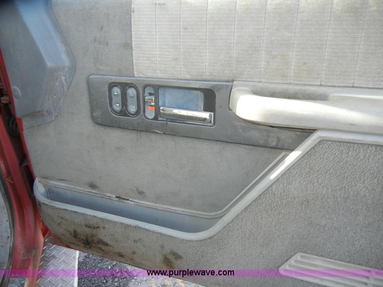 image for item C4062 1994 GMC Sierra K3500 SLE extended cab pickup truck