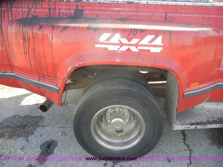 image for item C4062 1994 GMC Sierra K3500 SLE extended cab pickup truck