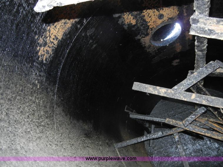 image for item C4063 Asphalt seal coating tank with agitator