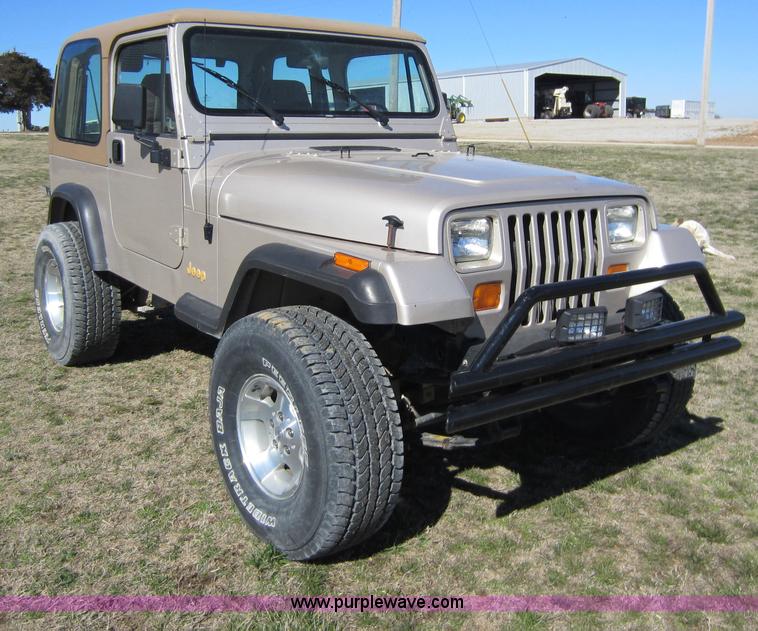 image for item C5310 1995 Jeep Wrangler SUV