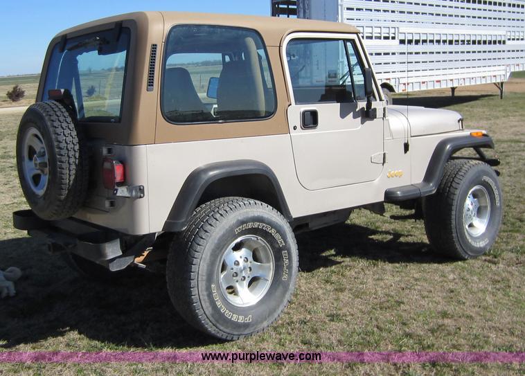 image for item C5310 1995 Jeep Wrangler SUV