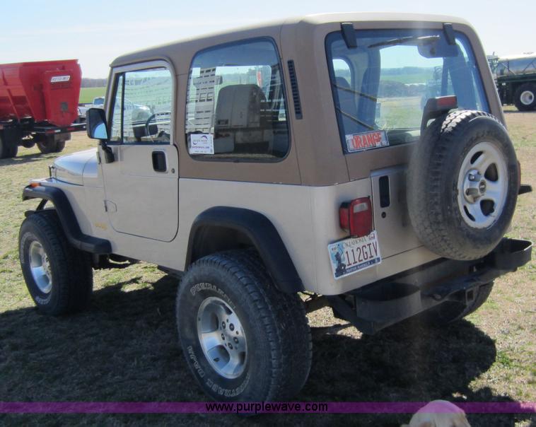 image for item C5310 1995 Jeep Wrangler SUV