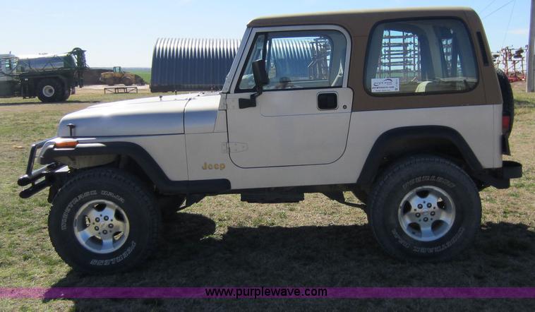 image for item C5310 1995 Jeep Wrangler SUV