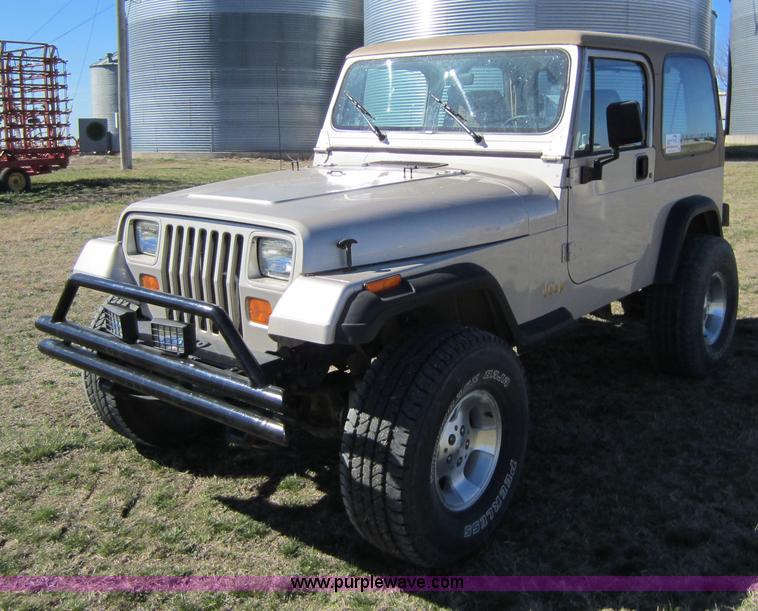 image for item C5310 1995 Jeep Wrangler SUV