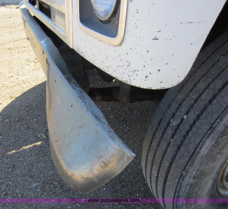 image for item C5337 1985 International S1900 flatbed truck