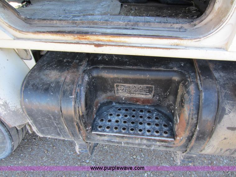 image for item C5337 1985 International S1900 flatbed truck