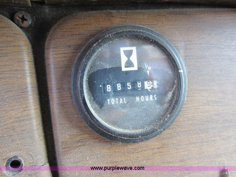 image for item C5337 1985 International S1900 flatbed truck