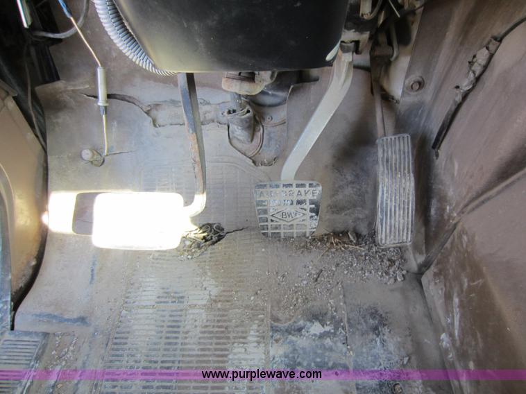 image for item C5337 1985 International S1900 flatbed truck