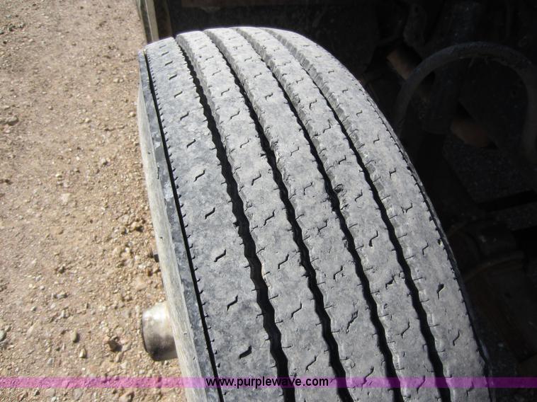 image for item C5337 1985 International S1900 flatbed truck