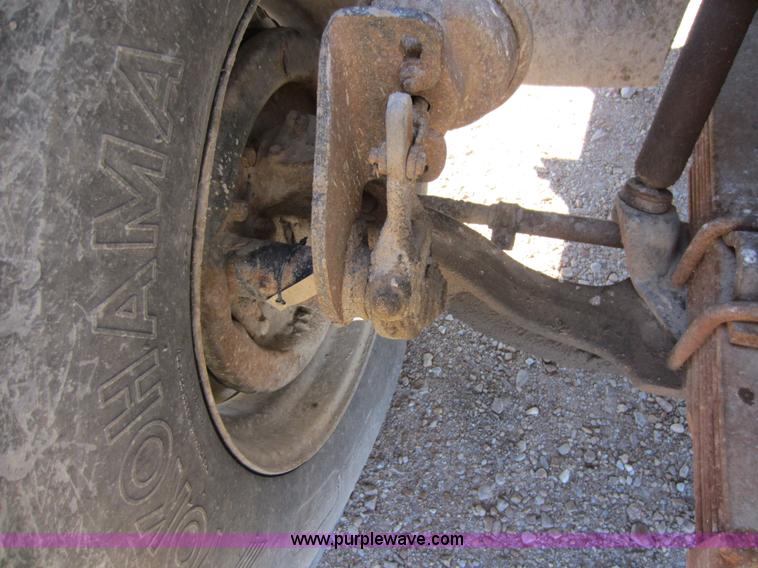 image for item C5337 1985 International S1900 flatbed truck