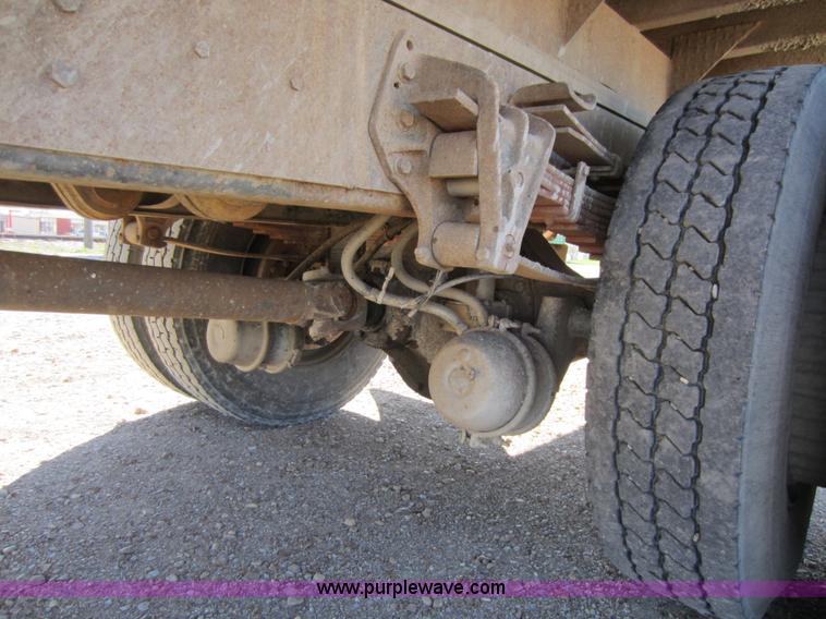 image for item C5337 1985 International S1900 flatbed truck