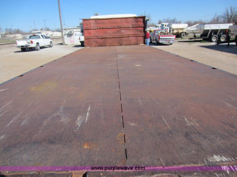 image for item C5337 1985 International S1900 flatbed truck