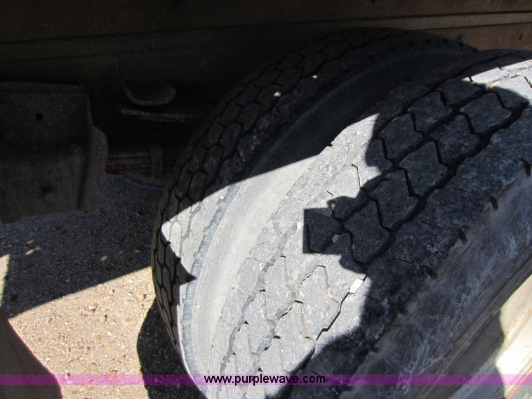 image for item C5337 1985 International S1900 flatbed truck