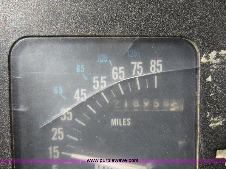 image for item C5339 1991 International 4700 flatbed truck