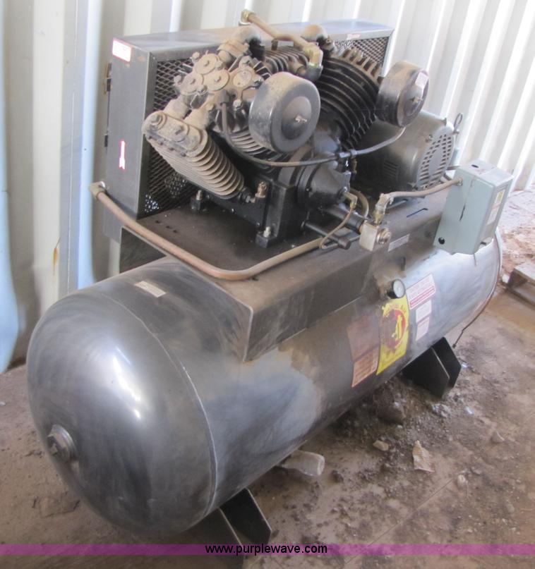 image for item C9644 2004 IAT air compressor