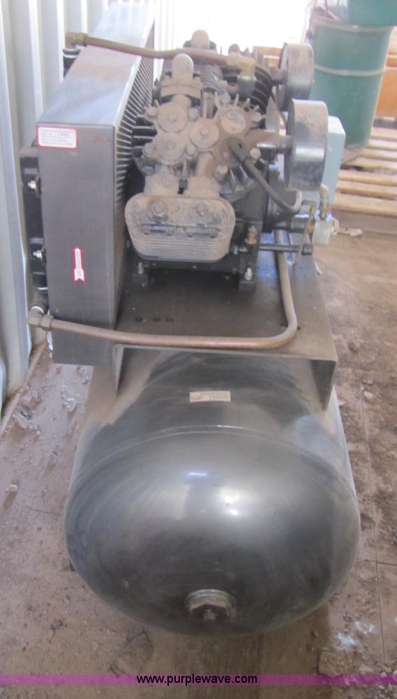 image for item C9644 2004 IAT air compressor