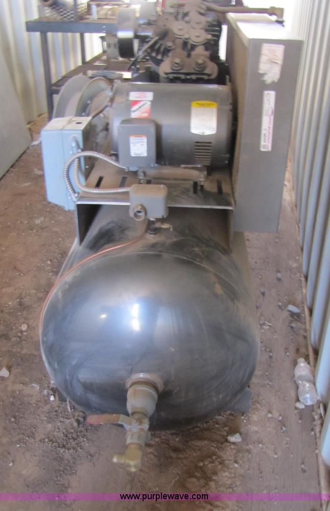 image for item C9644 2004 IAT air compressor