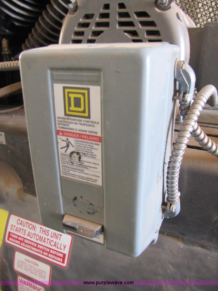 image for item C9644 2004 IAT air compressor