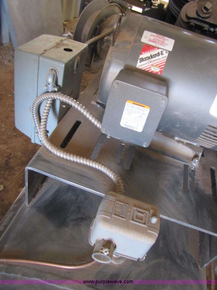 image for item C9644 2004 IAT air compressor