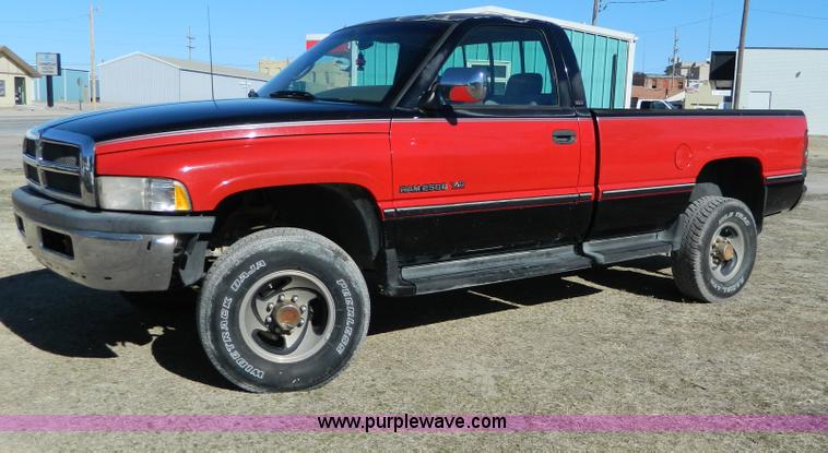 image for item D8870 1996 Dodge Ram 2500 Laramie SLT pickup truck