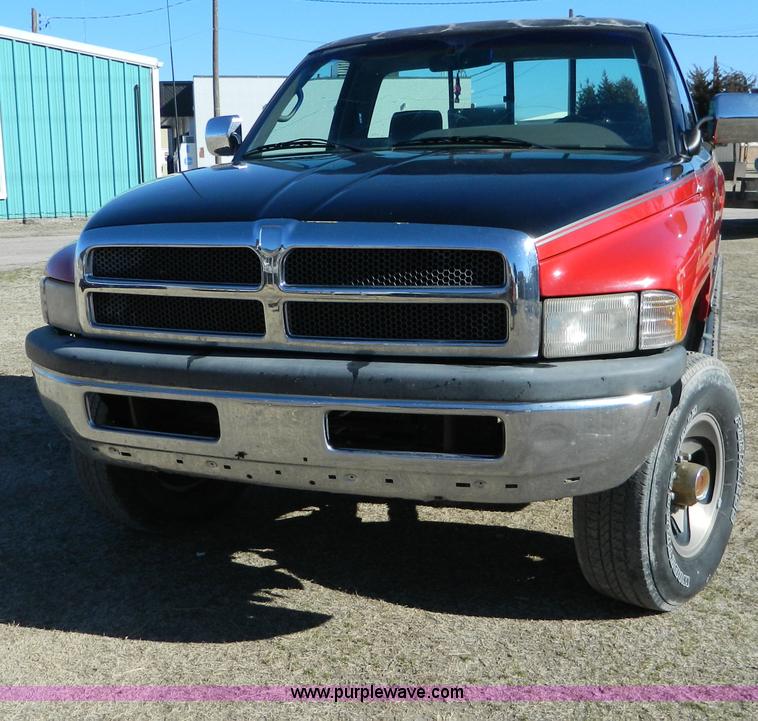 image for item D8870 1996 Dodge Ram 2500 Laramie SLT pickup truck