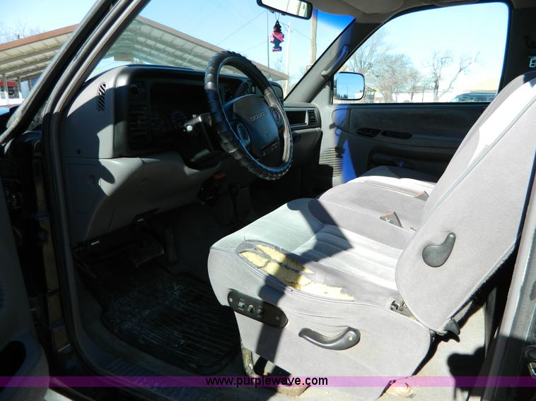 image for item D8870 1996 Dodge Ram 2500 Laramie SLT pickup truck