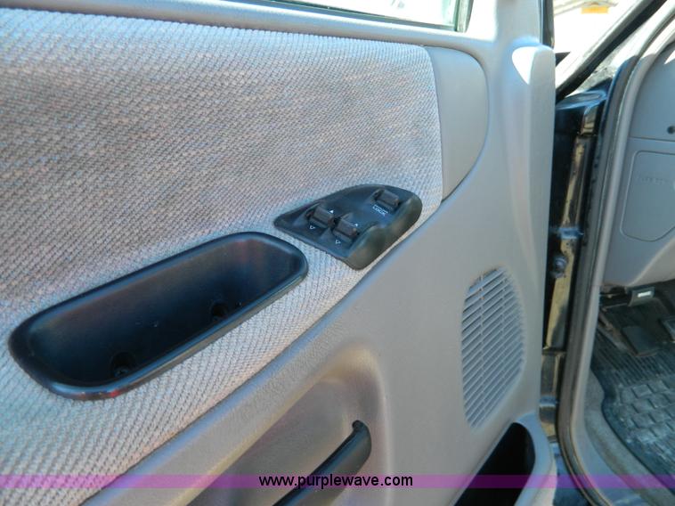 image for item D8870 1996 Dodge Ram 2500 Laramie SLT pickup truck