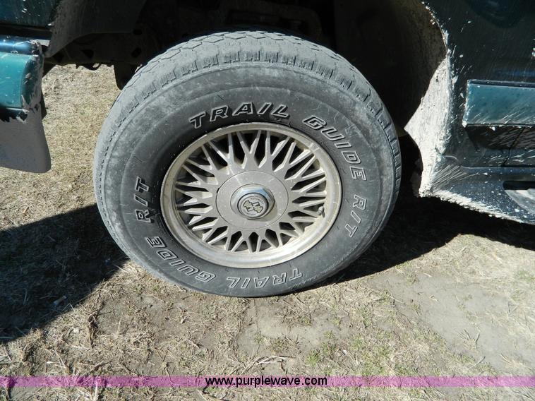 image for item D8870 1996 Dodge Ram 2500 Laramie SLT pickup truck