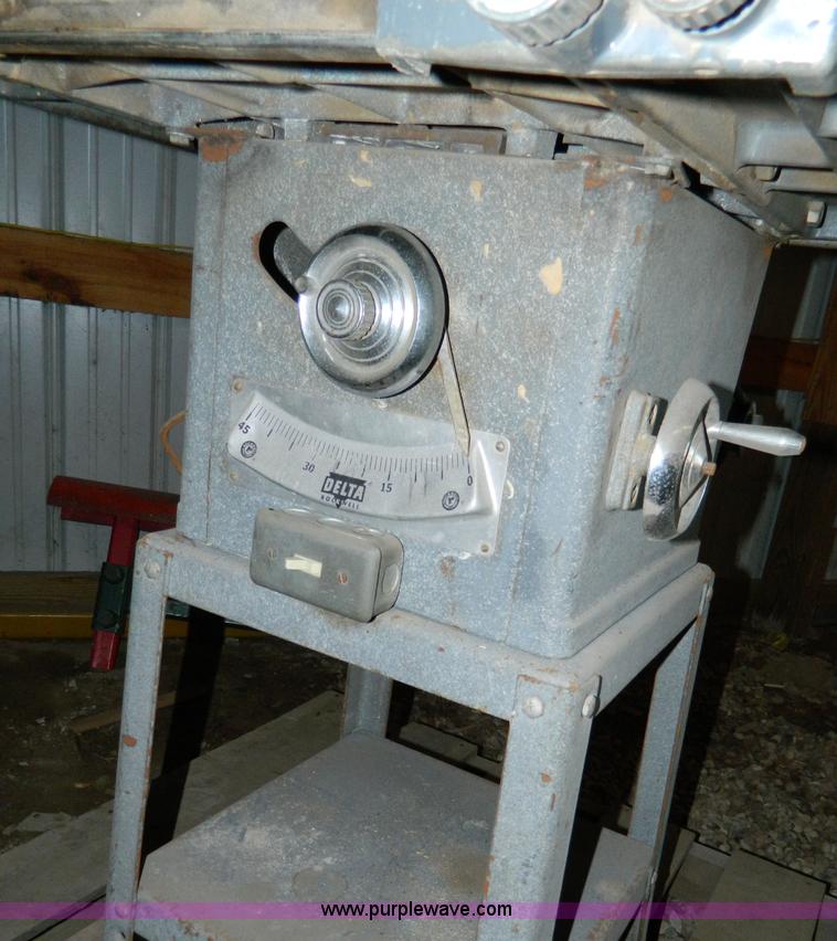 image for item E9413 Delta 8" table saw