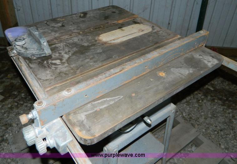 image for item E9413 Delta 8" table saw