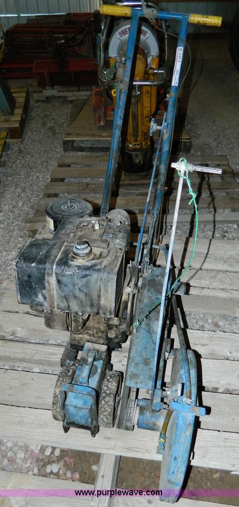 image for item E9416 Gas powered concrete saw