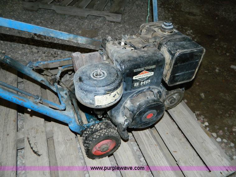 image for item E9416 Gas powered concrete saw